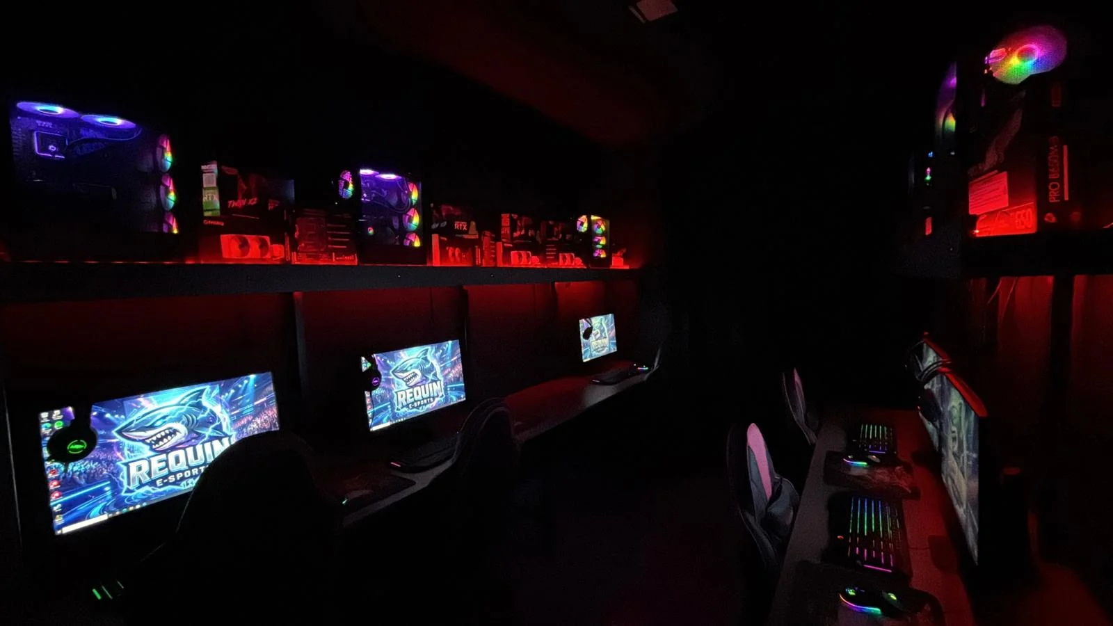 VIP 03 Geniş Espor Lounge